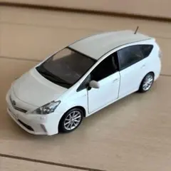 トヨタ プレミオ ホワイトパールクリスタルシャイン カラーサンプル