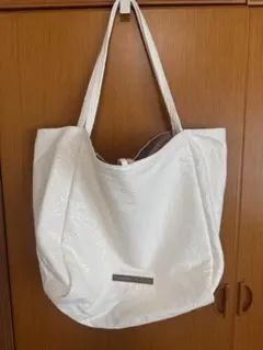 【最終値下げ】MARHENJ ホワイラメ トートバッグ