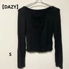 【Dazy 】クロップド黒トップス　クロップ丈長袖　秋トップス　黒長袖　S