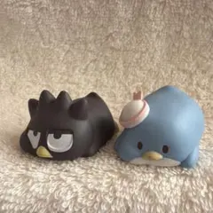 ①サンリオふにゅまるスタイルフィギュア　バッドばつ丸／タキシードサム