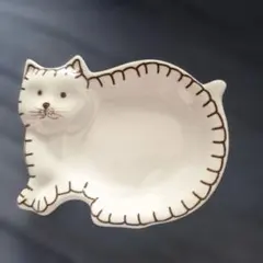 アフタヌーンティー　猫の小皿　置物　小物入れのサムネイル