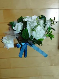 ホワイト 造花 ラウンドブーケ リボン付き