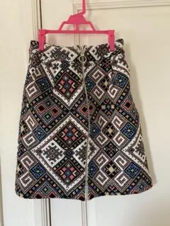 刺繍スカートのサムネイル