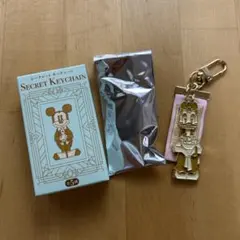 ディズニーストア　シークレットキーチェーン　デイジー