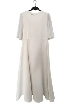 LOVB アイボリー フレアドレス