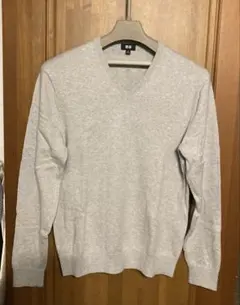 UNIQLO グレー Vネックセーター M