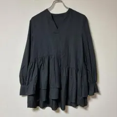 【プラステ】ティアードチュニック　ブラウス　(S) 長袖 キーネック フリル 黒のサムネイル