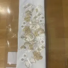 金色刺繍 花と亀甲模様