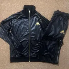 セットアップadidas ジャージ　トラックジャケット 黒　金　光沢〈174〉
