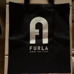 FURLA ロゴ入り 黒 エコバッグのサムネイル