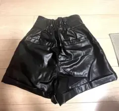 グレイル　レザーショートパンツ
