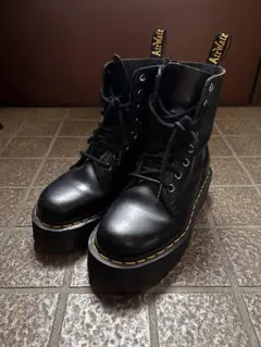 Dr. Martens 厚底ブラックブーツ
