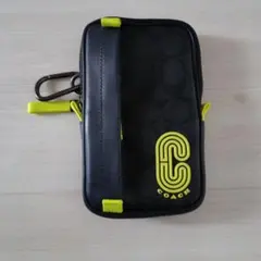 美品COACH ブラック イエロー ポーチのサムネイル