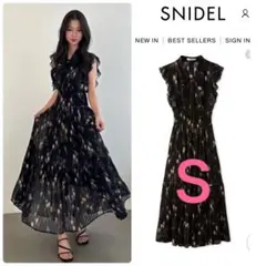 新作新品♥️SNIDEL Sustainableフリルプリーツワンピース