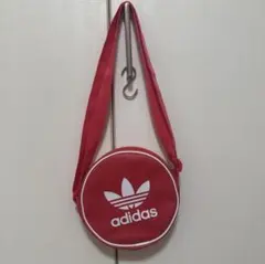 adidas 円形ショルダーバッグ レッド