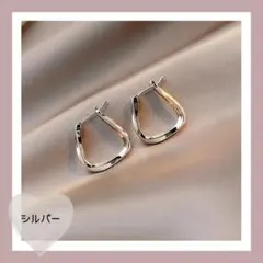 スクエアフープピアス シルバー ツイスト 上品 韓国 おしゃれ