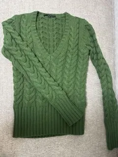 【期間限定値下げ】theoryグリーン Vネック ケーブル編みニットセーター