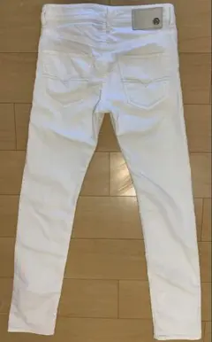 ディーゼル　ホワイトジーンズ