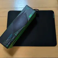 RAZERマウスパット　レーザー　ゲーミング