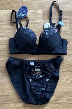 Item thumbnail for item eedca5f2-49b6-4190-a7f7-56d8074f05cd