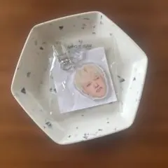 treasure ジョンファン 顔アクキー 哀