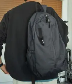 ブラックナイロンリュック