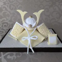 五月人形　兜　アイボリー　(14)　こどもの日　ハンドメイド　クレイ　置物