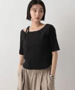 【値下げ！新品未使用】LOWRYS FARM ネックデザインタイト5S ブラック