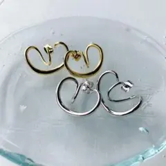 新品 送料無料　ハートライン 小ぶり フープピアス　シルバー