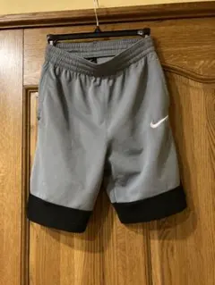 Nike ハーフパンツ グレー/ブラック