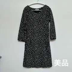 【美品】ナチュラルビューティーベーシックドット柄VネックワンピースMサイズのサムネイル