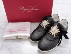 新品Roger Vivier STAR STRASS レザースニーカー　34♪のサムネイル