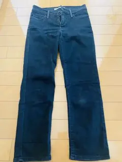 【Levi's】312 ブラックスリムパンツ(25)