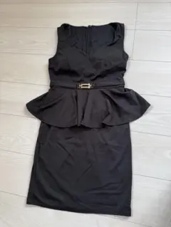 ブラック ペプラムタイトドレス