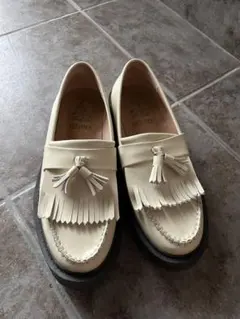 【美品】ARTESANOS フリンジ付きローファーのサムネイル