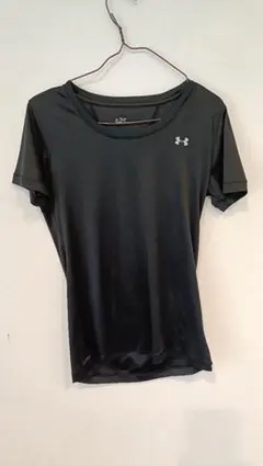 Under Armour ブラック 半袖Tシャツ