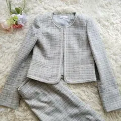 美品☆クラセリア　ノーカラーツイードフォーマルセットアップ　アイボリー　M