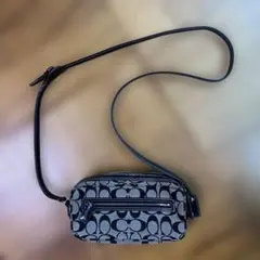 Coach ショルダーバッグ シグネチャー柄