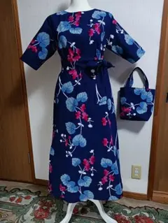 着物リメイク☆浴衣フレアーワンピース☆綿100%草花柄バイヤス仕立て 着物リメイク☆浴衣フレアーワンピース☆綿100%草花柄バイヤス仕立て