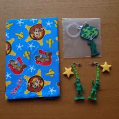 トイストーリー ピアス ミニハンカチ ウッディー ブルズアイ アーミーメン