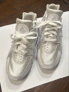 NIKE AIR HUARACHE ナイキ エアハラチ US8 25㎝ ホワイト