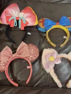 ディズニーリゾート　ミニーカチューシャ　４こセット売り‼️