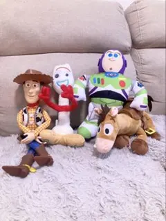 トイストーリー　ウッディトーキングフィギュアとその他キャラクターぬいぐるみセット