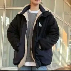 NAVY　裏ボアリバーシブルブルゾン　ネイビー×ブラック　S　大きめ