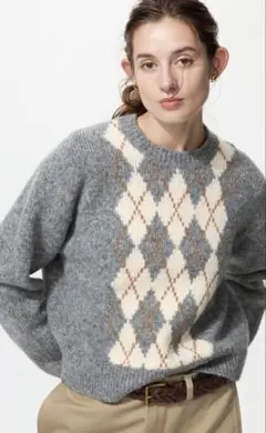 ユニクロ　フラッフィクルーネックセーター　M