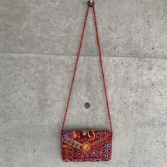 処分　刺繍デザイン レッド ショルダーバッグ