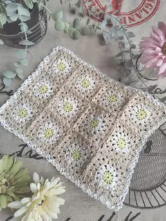【匿名配送】ハンドメイド　マルチカバー　マット　グラニースクエア　ナチュラル
