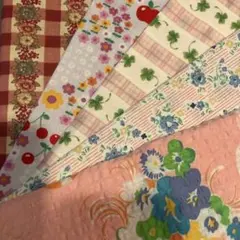 ハギレ"ピンク" レトロ.copyright 各30×25→セットでは1点のみ