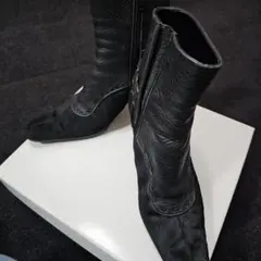 ブラックレザー ジッパーブーツ ヒール付き本革