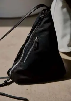 【新品未使用】meer. TRIANGULER SHOULDER BAG 2026年最新】meer. トライアングルの人気アイテム - メルカリ